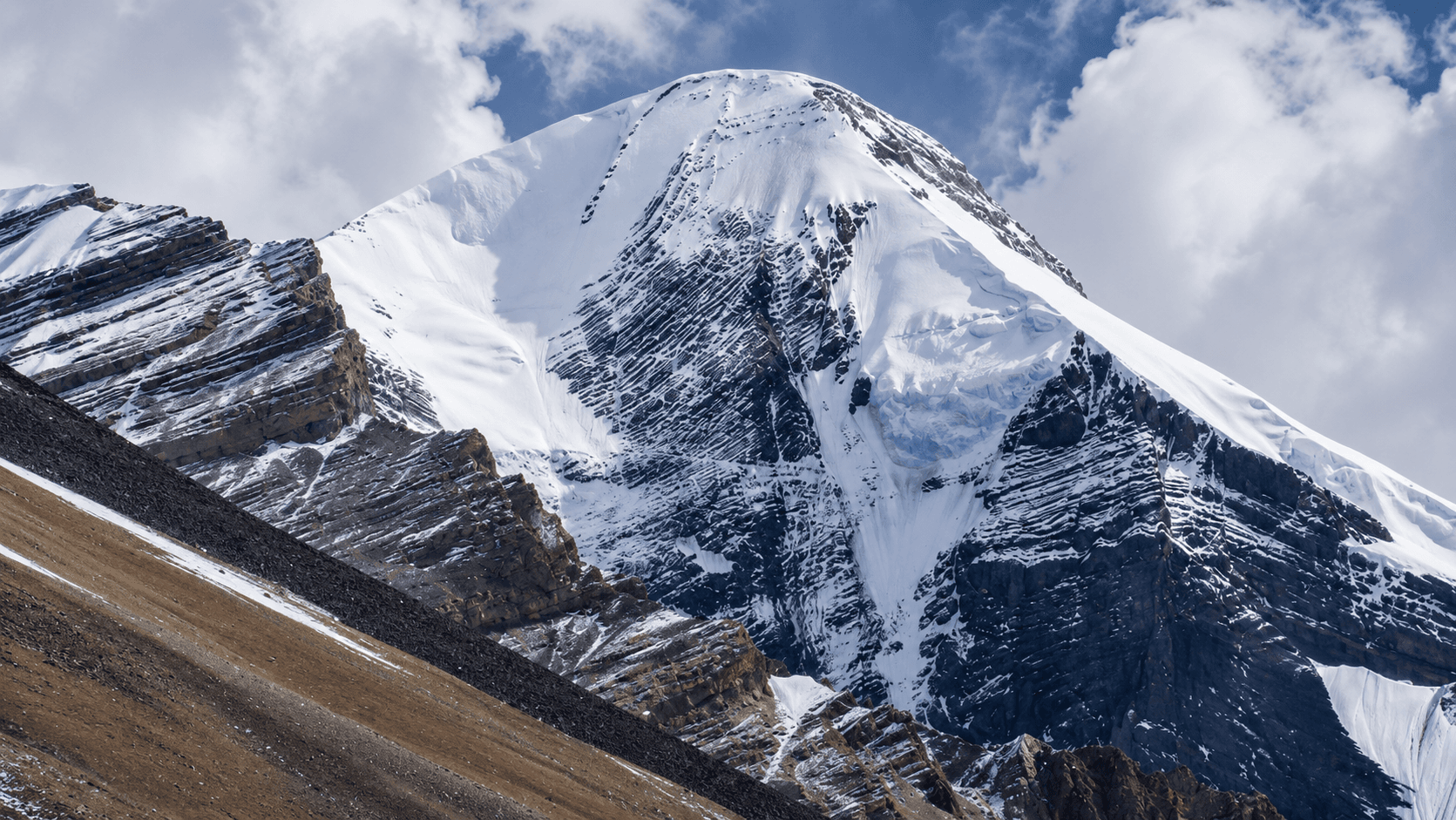 Manirang Peak Expedition (6593m) Himalayan landscape